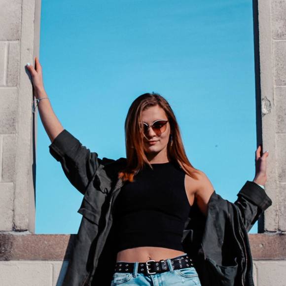 Meet your Posher, Kat - Picture 1 of 1